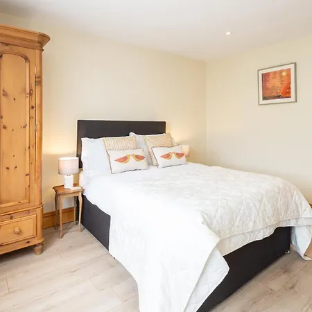 Host & - Riverbank Kendal